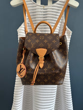 Lade das Bild in den Galerie-Viewer, LOUIS VUITTON MONTSOURIS PM