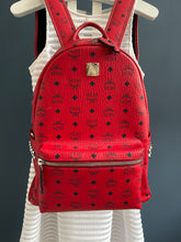 Lade das Bild in den Galerie-Viewer, MCM STARK LARGE RUCKSACK