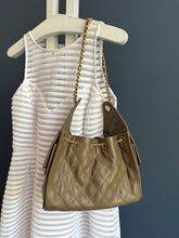 Lade das Bild in den Galerie-Viewer, CHANEL 25 SMALL