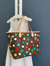Lade das Bild in den Galerie-Viewer, LOUIS VUITTON NEVERFULL MM YAYOI KUSAMA DOTS