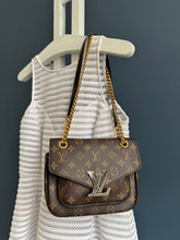Lade das Bild in den Galerie-Viewer, LOUIS VUITTON PASSY