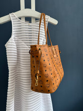 Lade das Bild in den Galerie-Viewer, MCM LIZ SHOPPER MEDIUM