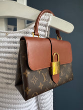 Lade das Bild in den Galerie-Viewer, LOUIS VUITTON LOCKY BB