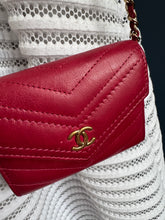 Lade das Bild in den Galerie-Viewer, CHANEL MINI BAG