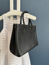 Lade das Bild in den Galerie-Viewer, PRADA GALLERIA