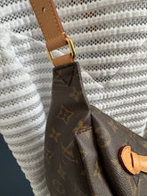 Lade das Bild in den Galerie-Viewer, LOUIS VUITTON BUMBAG