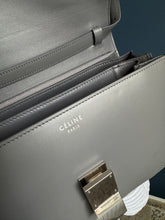 Lade das Bild in den Galerie-Viewer, CÉLINE BOX