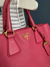 Lade das Bild in den Galerie-Viewer, PRADA VITELLO DAINO