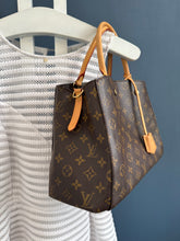 Lade das Bild in den Galerie-Viewer, LOUIS VUITTON MONTAIGNE