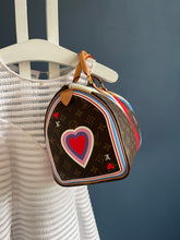 Lade das Bild in den Galerie-Viewer, LOUIS VUITTON SPEEDY 30 GAME ON