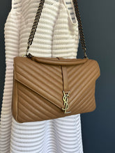 Lade das Bild in den Galerie-Viewer, YSL COLLEGE LARGE