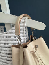 Lade das Bild in den Galerie-Viewer, LOUIS VUITTON NÉONOÉ BB EPI