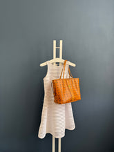Lade das Bild in den Galerie-Viewer, MCM LIZ SHOPPER