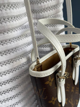 Lade das Bild in den Galerie-Viewer, LOUIS VUITTON NANO BUCKET MATCH