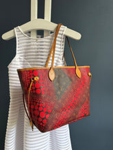 Lade das Bild in den Galerie-Viewer, LOUIS VUITTON NEVERFULL MM YOYOI KUSAMA