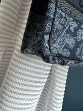 Lade das Bild in den Galerie-Viewer, DIOR TOTE BOOK MEDIUM