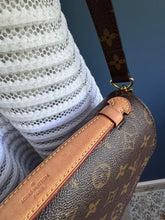 Lade das Bild in den Galerie-Viewer, LOUIS VUITTON MÉTIS