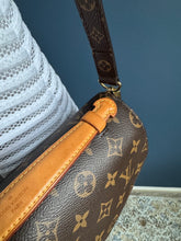 Lade das Bild in den Galerie-Viewer, LOUIS VUITTON MÉTIS