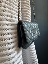 Lade das Bild in den Galerie-Viewer, CHANEL WOC