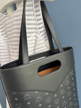 Lade das Bild in den Galerie-Viewer, MCM SHOPPER