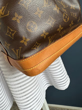 Lade das Bild in den Galerie-Viewer, LOUIS VUITTON NOÉ GRANDE