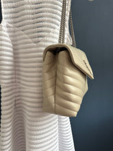 Lade das Bild in den Galerie-Viewer, YSL LOULOU MEDIUM