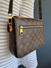 Lade das Bild in den Galerie-Viewer, LOUIS VUITTON MÉTIS