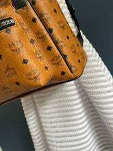 Lade das Bild in den Galerie-Viewer, MCM STARK MEGA LAUREL