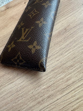 Lade das Bild in den Galerie-Viewer, LOUIS VUITTON BRILLENETUI