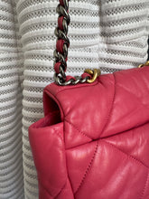 Lade das Bild in den Galerie-Viewer, CHANEL 19