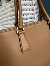 Lade das Bild in den Galerie-Viewer, PRADA GALLERIA