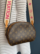 Lade das Bild in den Galerie-Viewer, LOUIS VUITTON BLOIS