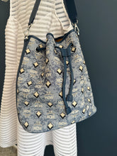 Lade das Bild in den Galerie-Viewer, MCM DESSAU BEUTEL LARGE