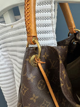 Lade das Bild in den Galerie-Viewer, LOUIS VUITTON ARTSY GM