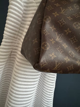 Lade das Bild in den Galerie-Viewer, LOUIS VUITTON ARTSY MM