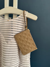 Lade das Bild in den Galerie-Viewer, LOUIS VUITTON CLUTCH