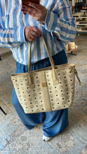 Lade das Bild in den Galerie-Viewer, MCM SHOPPER MEDIUM