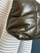 Lade das Bild in den Galerie-Viewer, YSL PUFFER