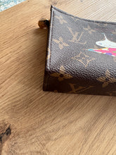 Lade das Bild in den Galerie-Viewer, LOUIS VUITTON MURAKAMI POUCH