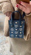 Lade das Bild in den Galerie-Viewer, MCM AREN DENIM BAG