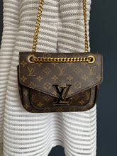 Lade das Bild in den Galerie-Viewer, LOUIS VUITTON PASSY