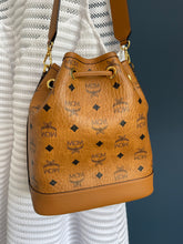 Lade das Bild in den Galerie-Viewer, MCM DESSAU BEUTEL