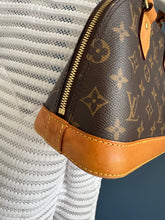 Lade das Bild in den Galerie-Viewer, LOUIS VUITTON ALMA BB