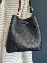 Lade das Bild in den Galerie-Viewer, LOUIS VUITTON NÉONOÉ EMPREINTE