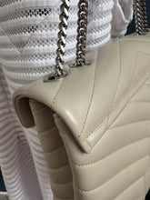 Lade das Bild in den Galerie-Viewer, YSL LOULOU MEDIUM