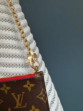 Lade das Bild in den Galerie-Viewer, LOUIS VUITTON CLUTCH