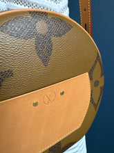 Lade das Bild in den Galerie-Viewer, LOUIS VUITTON BOÎTE CHAPEAU SOUPLE MM