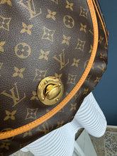 Lade das Bild in den Galerie-Viewer, LOUIS VUITTON TULUM GM