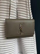 Lade das Bild in den Galerie-Viewer, YSL KATE SMALL