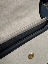 Lade das Bild in den Galerie-Viewer, MCM MÜNCHEN CROSSBODY